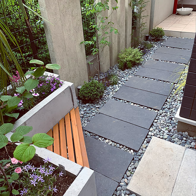 コンクリート平板 てづくりの庭 プランターベンチ 庭 Diy などのインテリア実例 21 05 12 11 38 Roomclip ルームクリップ コンクリート平板 てづくりの庭 プランターベンチ 庭 Diy などのインテリア実例 21 05 12 11 38 Roomclip ルームクリップ