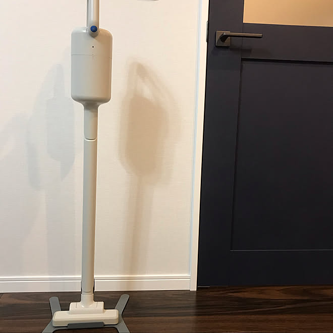 掃除機 プラスマイナスゼロ コードレスクリーナー 家電 リビングのインテリア実例 07 12 07 41 42 Roomclip ルームクリップ