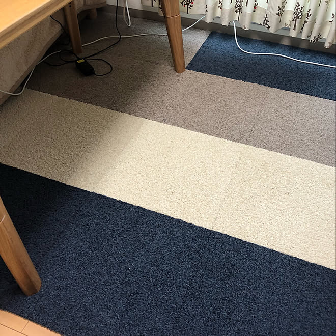 リビング アタック550 ノマギー 東リ タイルカーペット 一人暮らし ワンルーム などのインテリア実例 18 12 17 15 54 54 Roomclip ルームクリップ