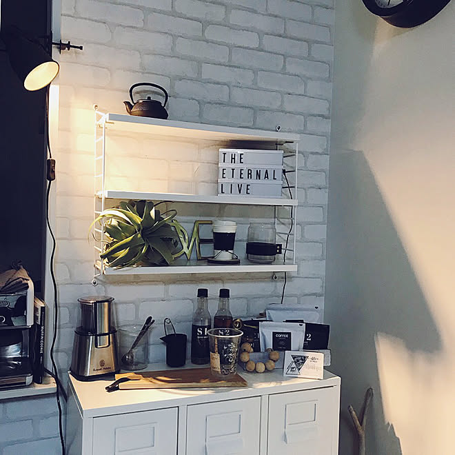 カフェ風インテリア 白黒 モノトーン コーヒーコーナー 海外インテリア などのインテリア実例 18 11 06 22 42 12 Roomclip ルームクリップ