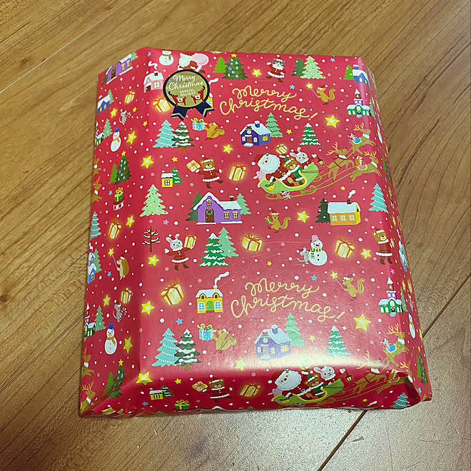 包装紙 セリア クリスマス いつもいいね ありがとうございます こどもと暮らす などのインテリア実例 12 04 15 35 41 Roomclip ルームクリップ