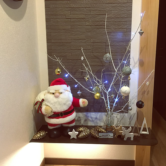 玄関/入り口/いいね&フォローありがとうございます☆/イベント参加します♡/枝ツリーDIY/クリスマス...などのインテリア実例 - 2017-11-12 21:51:19