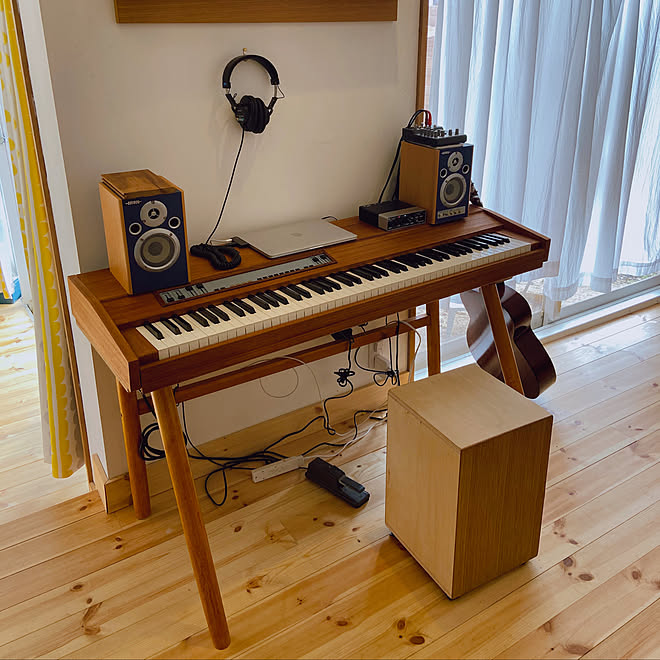 電子ピアノ 新品 無垢材でおしゃれなデザイン