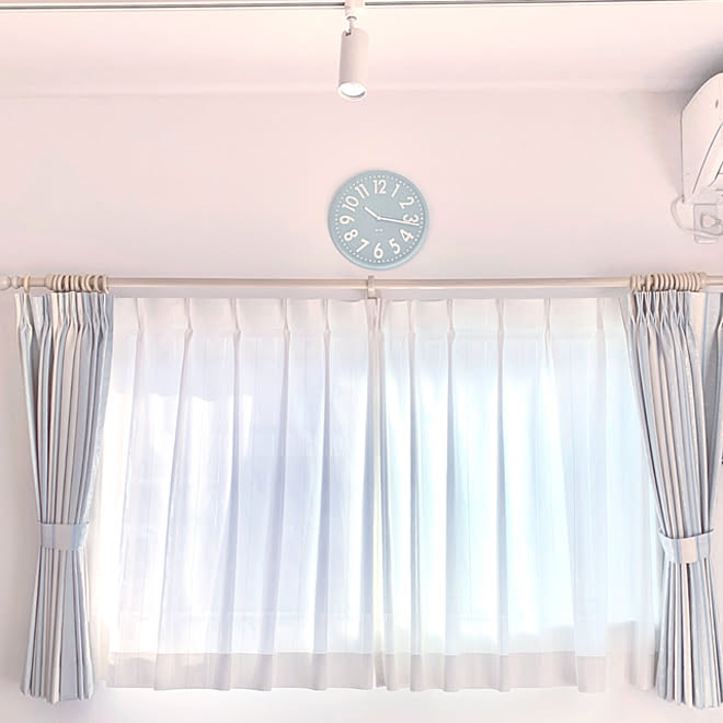 東の窓 癒し ニトリカーテンレール ニトリカーテン 水色 白 などのインテリア実例 22 03 18 05 46 58 Roomclip ルームクリップ
