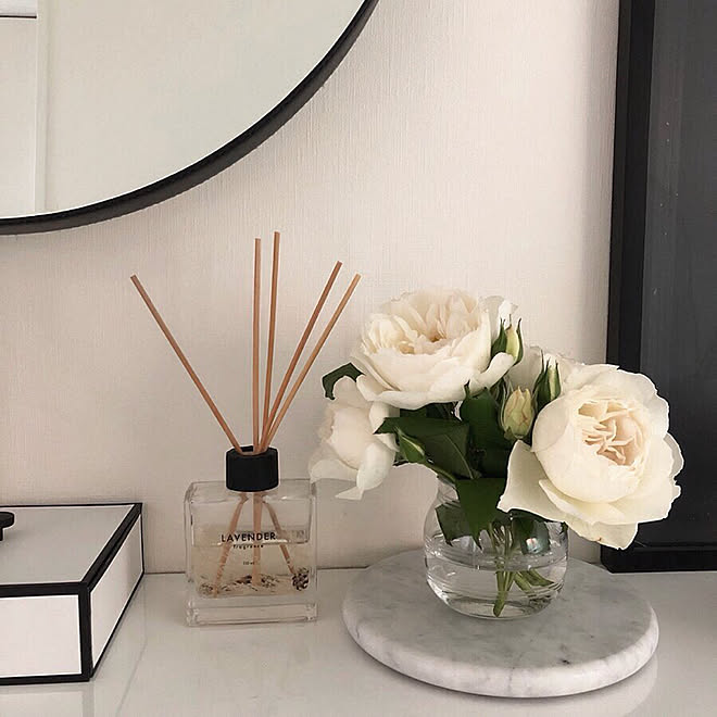 バラ 花のある暮らし 玄関 海外インテリアに憧れる シンプルインテリア などのインテリア実例 05 04 14 41 26 Roomclip ルームクリップ バラ 花のある暮らし 玄関 海外インテリアに憧れる シンプルインテリア などのインテリア実例 05 04 14 41 26 Roomclip ルームクリップ