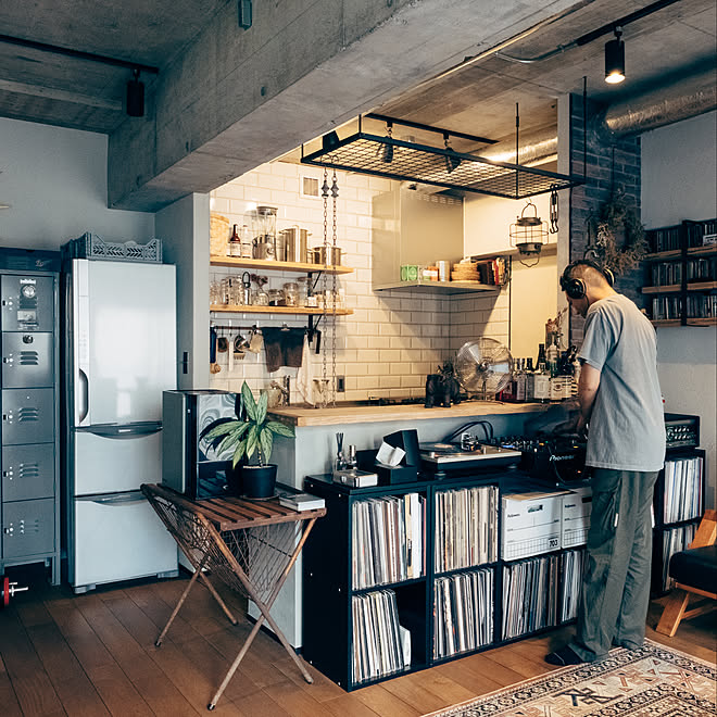 人気のファッションブランド! 白 特注 DJブース 家具 カウンター 棚