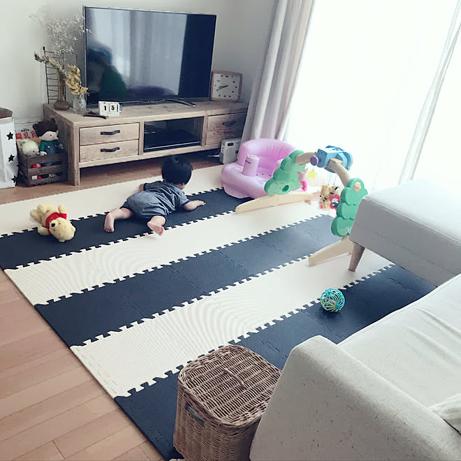 リビング 赤ちゃんのいる暮らし ジョイントマット ベビースペース メゾネット などのインテリア実例 17 07 25 10 48 05 Roomclip ルームクリップ