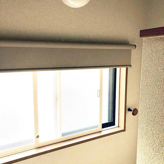 階段の窓/遮光ロールスクリーン/内窓DIY/暑さ対策/壁/天井のインテリア実例 - 2020-08-30 17:17:55
