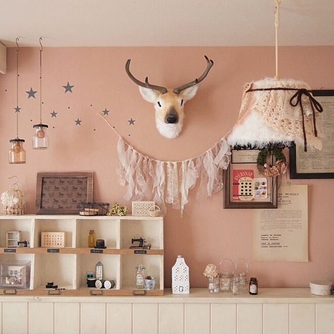 壁/天井/ハンティングトロフィー/鹿さん/salut!/ピンクの壁などの