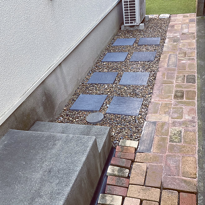 固まる土 固まる土でレンガの道づくり 平板タイル 砂利敷き ガーデニング などのインテリア実例 22 07 30 08 39 10 Roomclip ルームクリップ