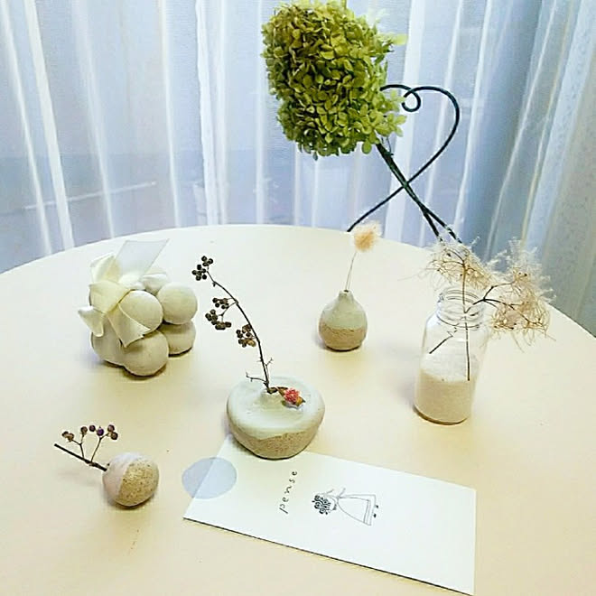 机 粘土作品 コメントお気遣いなく ᴗ ˬᴗ オーブン粘土 一輪挿し などのインテリア実例 21 09 25 19 05 05 Roomclip ルームクリップ