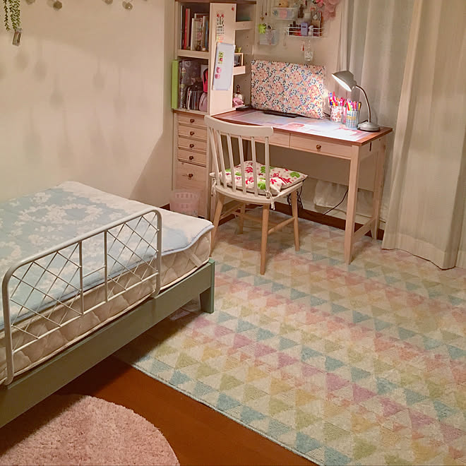 ラグ イベント参加中 中学生女子の部屋 ニトリ 部屋全体のインテリア実例 05 24 22 39 19 Roomclip ルームクリップ