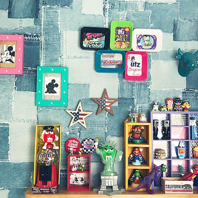 フライングタイガー アメリカン ポップ 壁紙屋本舗 エムアンドエムズ などのインテリア実例 04 22 06 19 Roomclip ルームクリップ