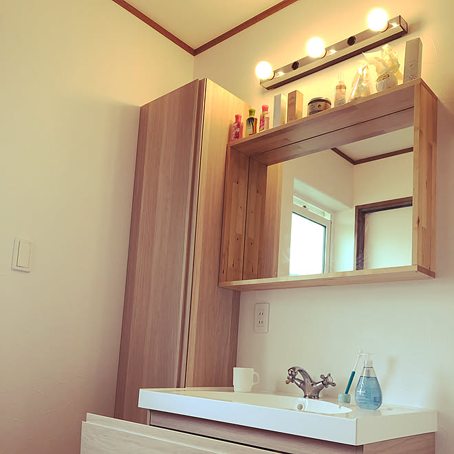 Ikeaの洗面台 Ikea 照明 Ikea メイクスペース バス トイレ などのインテリア実例 06 03 13 36 44 Roomclip ルームクリップ