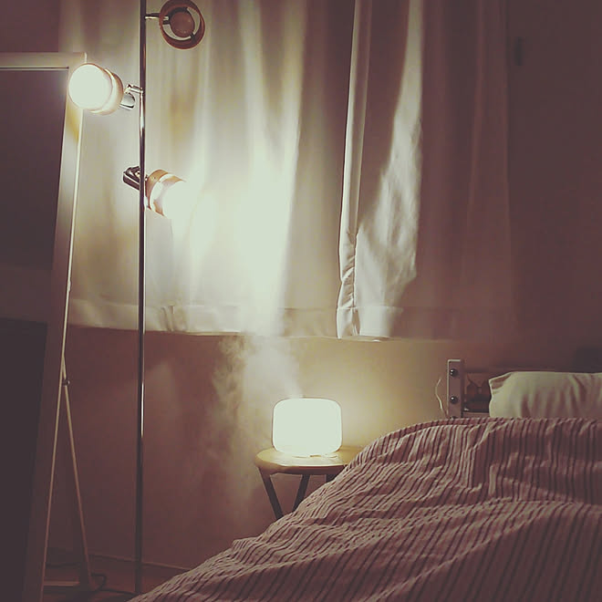 ベッド周り アロマディフューザー 賃貸 Myroom 寝室 などのインテリア実例 18 06 09 22 51 15 Roomclip ルームクリップ