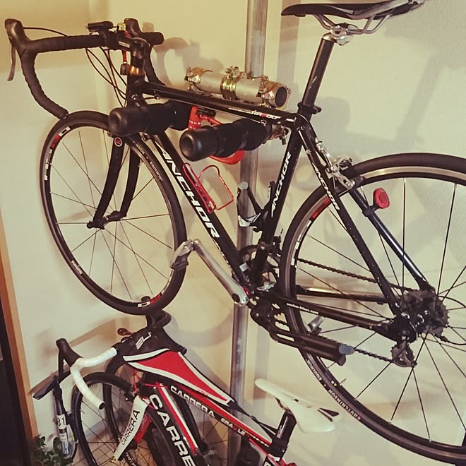 壁 天井 Diy ロードバイク 単管パイプ バイクタワーのインテリア実例 17 01 17 22 49 09 Roomclip ルームクリップ