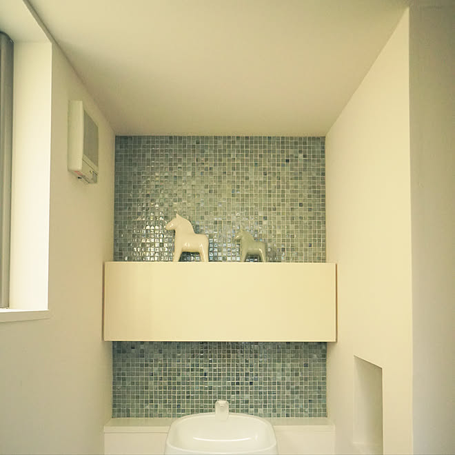暮らしを楽しむ モザイクタイル トイレの壁 トイレ 整理収納 などのインテリア実例 08 25 06 00 00 Roomclip ルームクリップ