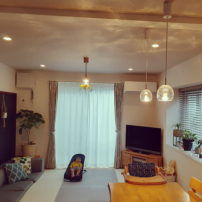 部屋全体/中古戸建て/中古を買ってリノベーション/はって剥がせる壁紙/北欧インテリアに憧れる&hellip;などのインテリア実例 202010