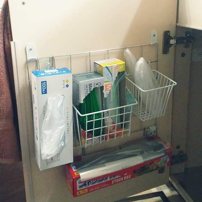 キッチン キッチン収納 チャック付き袋 ポリ袋 扉裏収納 などのインテリア実例 19 02 17 12 05 27 Roomclip ルームクリップ