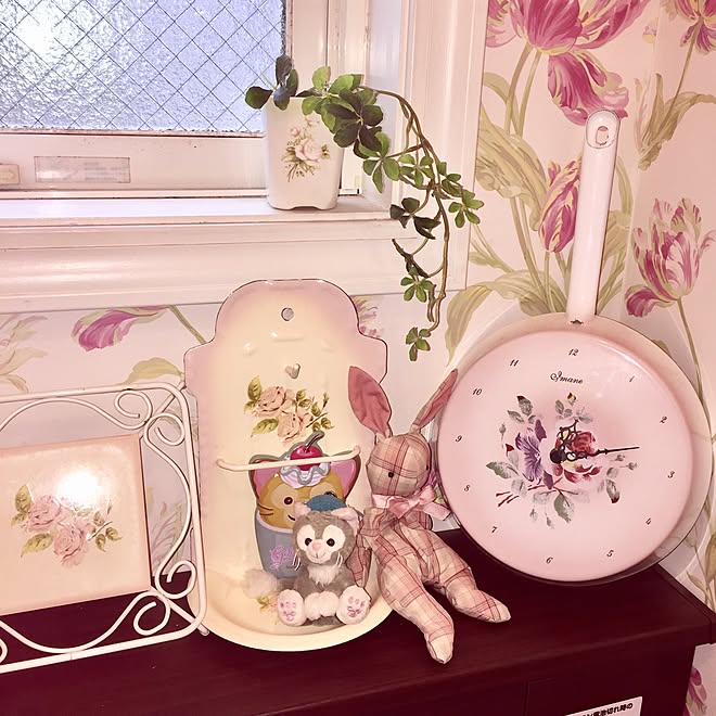 バス トイレ ローラアシュレイの壁紙 ジェラトーニ マニー 時計 などのインテリア実例 17 05 13 14 35 57 Roomclip ルームクリップ