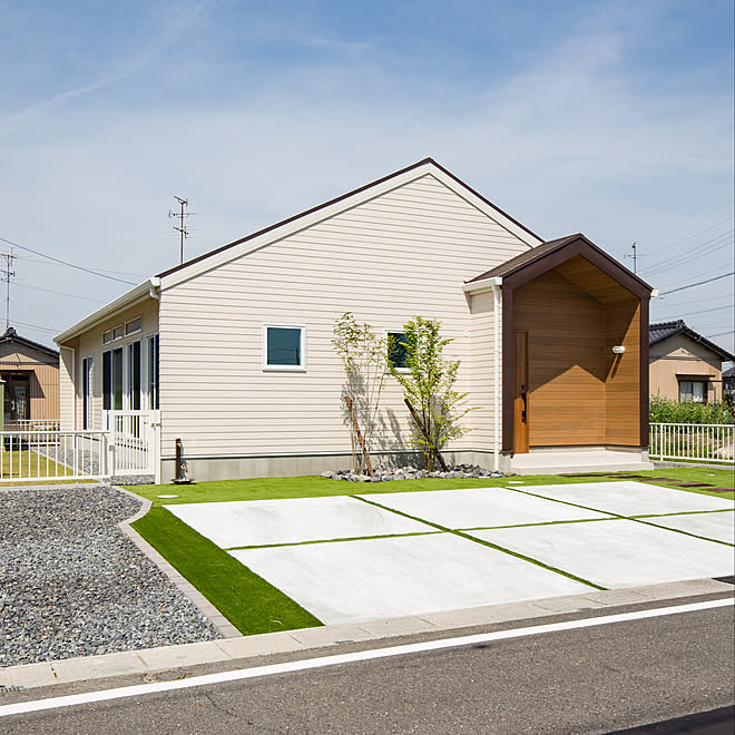 お庭 駐車場 人工芝 外構 クラシスホーム などのインテリア実例 18 08 24 21 05 55 Roomclip ルームクリップ