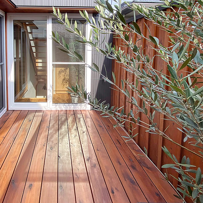 ウッドデッキ バルコニー 北欧 木造住宅 植物のある暮らし などのインテリア実例 19 11 18 17 19 40 Roomclip ルームクリップ