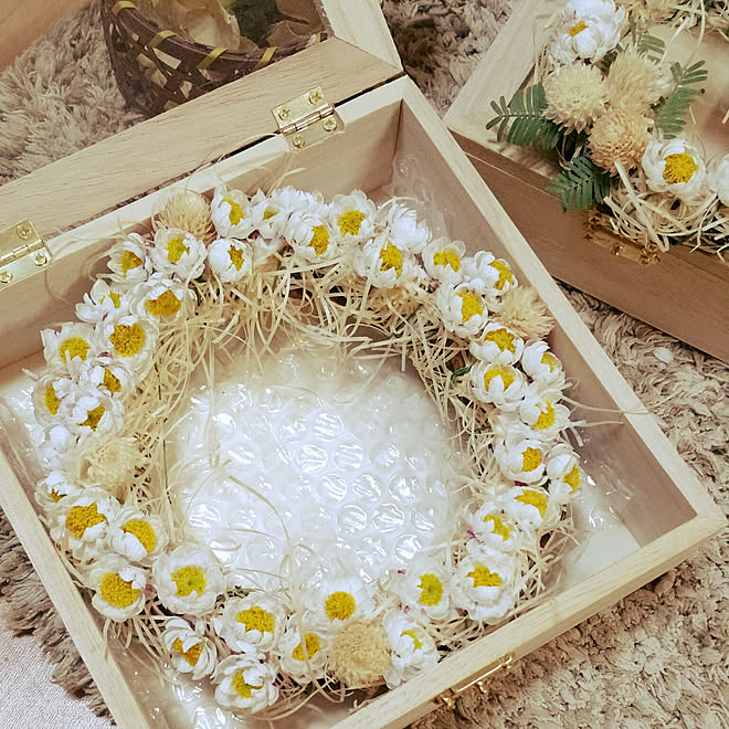 机 花かんざしのリース 木箱に入れてお届け致します 可愛いリース ﾟ 春バージョンのリース などのインテリア実例 18 03 12 47 37 Roomclip ルームクリップ