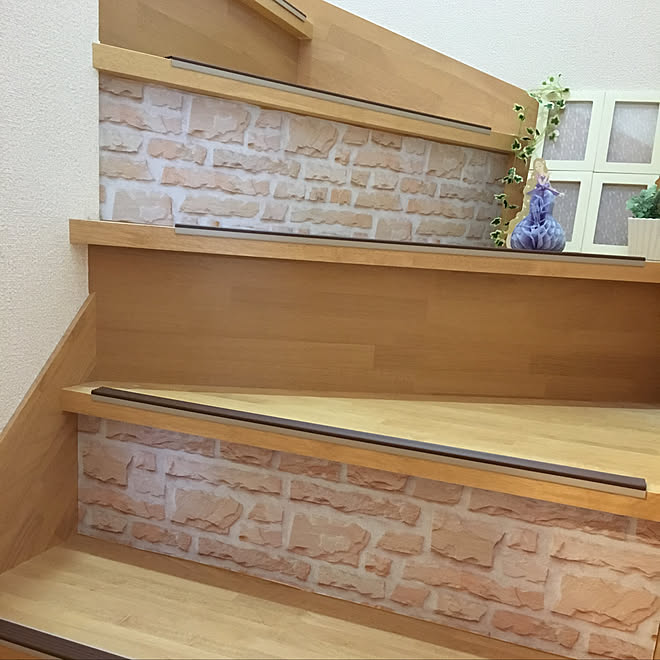 部屋全体 張り替え 階段 レンガ調 リメイクシート などのインテリア実例 18 11 11 19 29 27 Roomclip ルームクリップ
