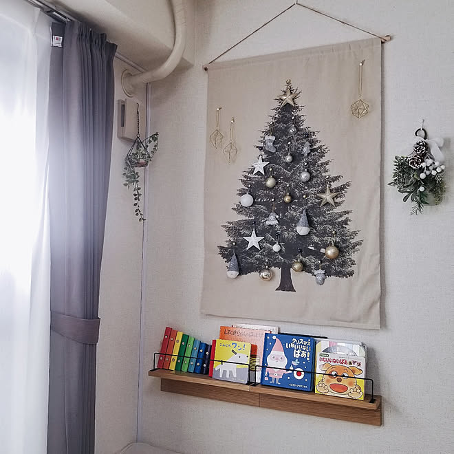 壁 天井 クリスマス スワッグ 100均 クリスマスツリー などのインテリア実例 21 11 07 21 00 44 Roomclip ルームクリップ