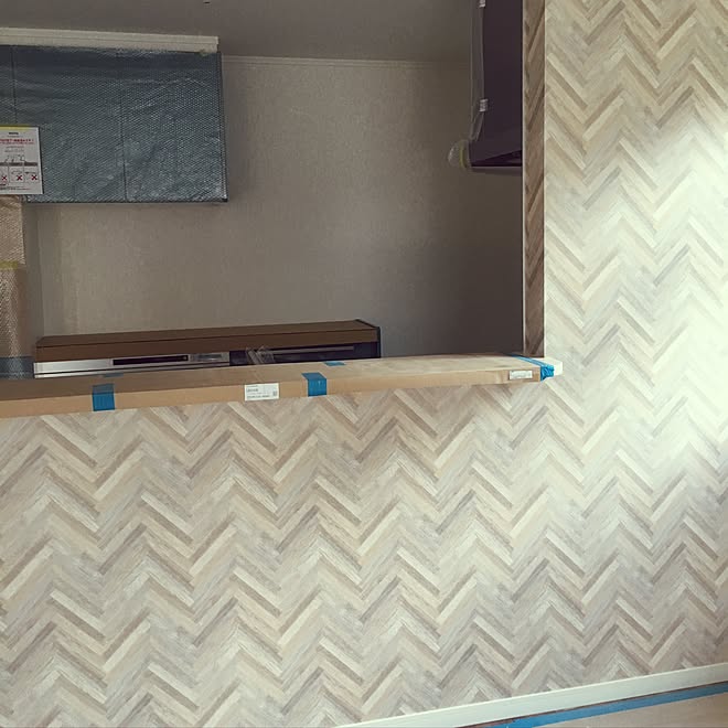 キッチン ヘリンボーン壁紙 壁紙 カウンターキッチン もぅすぐ のインテリア実例 16 10 30 08 25 57 Roomclip ルームクリップ