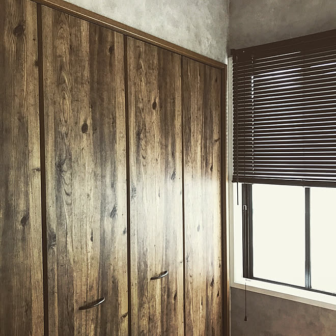 部屋全体 コンクリート柄 コンクリート風 ニトリのブラインド ブラインド などのインテリア実例 18 07 28 18 59 25 Roomclip ルームクリップ