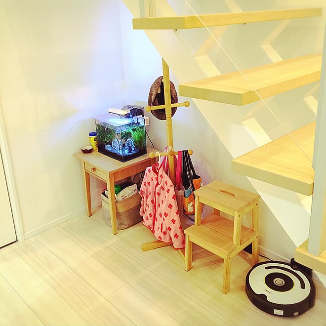 玄関 入り口 水槽 踏み台 ルンバ基地 オープンステア などのインテリア実例 16 08 28 21 32 18 Roomclip ルームクリップ