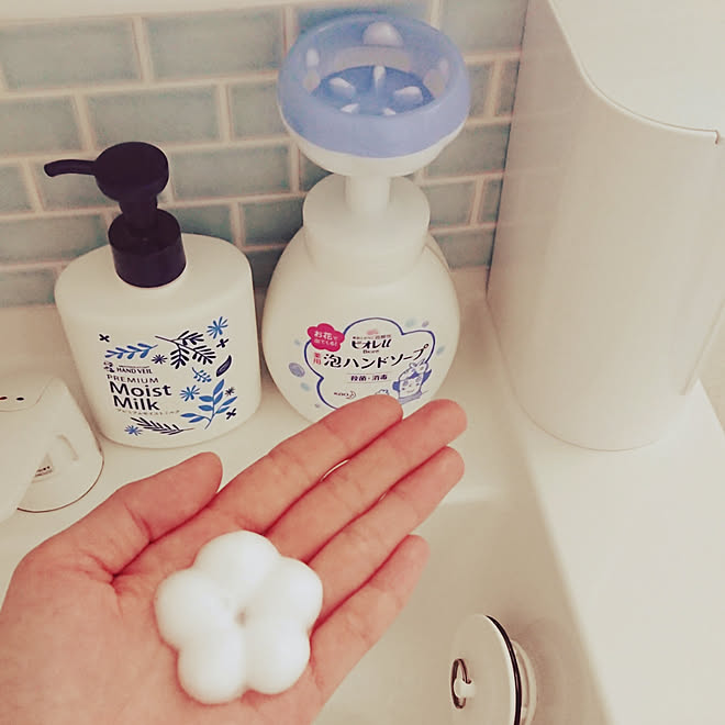 バス トイレ いつもありがとうございます 新商品買ったよ ビオレハンドソープ お花の泡 などのインテリア実例 19 06 14 09 35 06 Roomclip ルームクリップ
