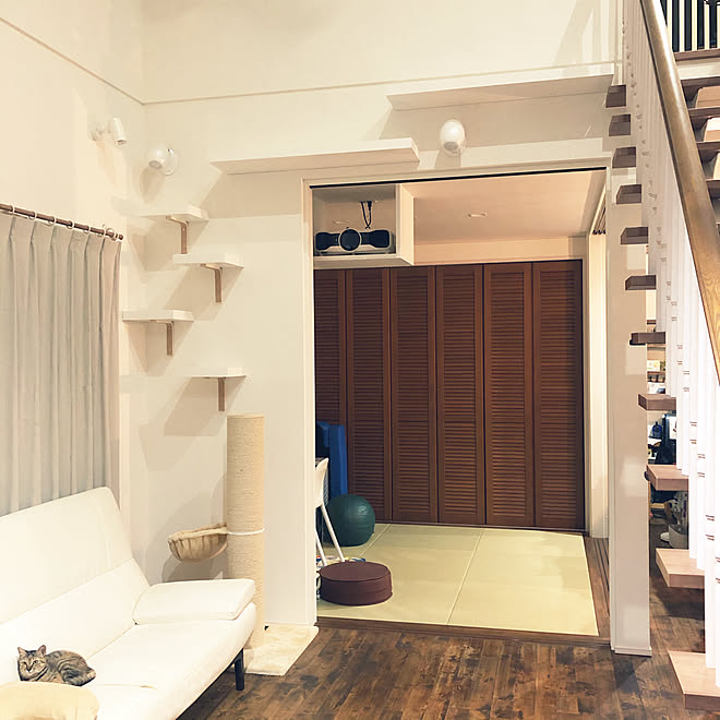 吹き抜け 吹き抜け階段 Diy キャットウォーク ねこのいる風景 などのインテリア実例 10 11 18 35 41 Roomclip ルームクリップ