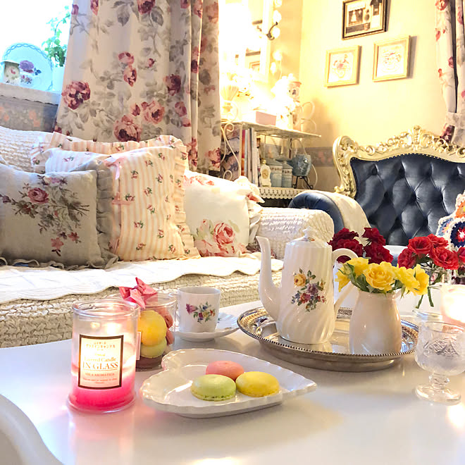 花柄 ミニ薔薇 フレンチガーリー コメントお構いなく 1969組 などのインテリア実例 18 05 13 14 01 23 Roomclip ルームクリップ