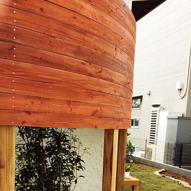 曲線が好き お風呂の目隠し 木が好き 金木犀 レッドシダー などのインテリア実例 19 07 14 21 41 52 Roomclip ルームクリップ