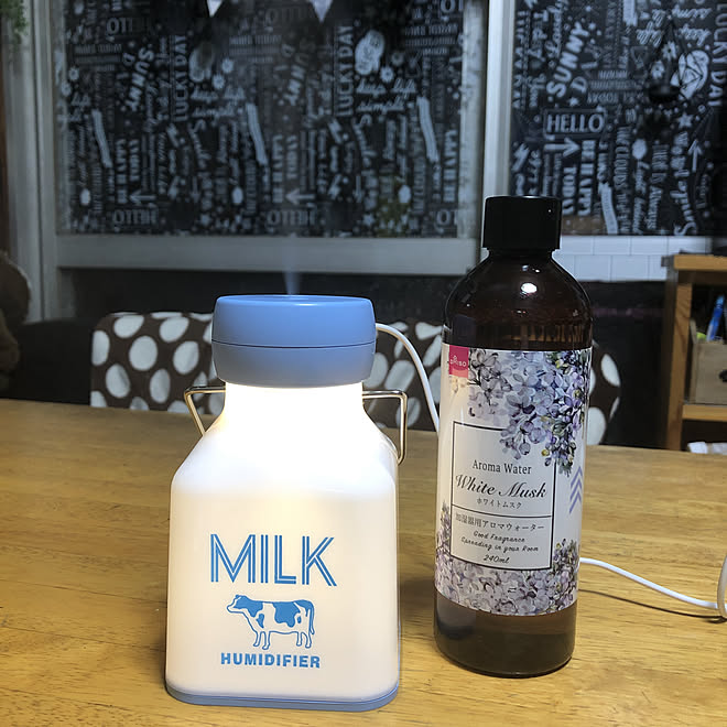 加湿器用アロマウォーター 加湿器 ダイソー 机のインテリア実例 19 11 28 13 27 Roomclip ルームクリップ