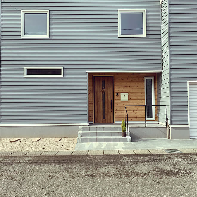 白ポスト アレス タイル Lixilタイル 玄関ポーチ などのインテリア実例 01 21 21 12 10 Roomclip ルームクリップ