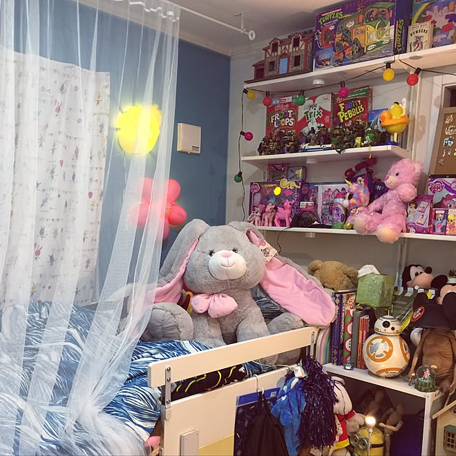 ベッド周り コストコでget うさぎのぬいぐるみ 子供部屋 ビレバンルーム などのインテリア実例 17 02 17 23 14 15 Roomclip ルームクリップ