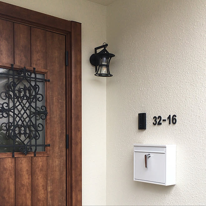 表札diy アイアンライト アイアン塗料 Lixil玄関ドア ドア などのインテリア実例 19 05 11 23 17 28 Roomclip ルームクリップ 表札diy アイアンライト アイアン塗料 Lixil玄関ドア ドア などのインテリア実例 19 05 11 23 17 28 Roomclip ルームクリップ