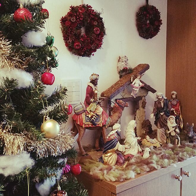 玄関 入り口 クリスマスツリー コストコ キリスト誕生 オブジェ などのインテリア実例 15 12 15 42 21 Roomclip ルームクリップ