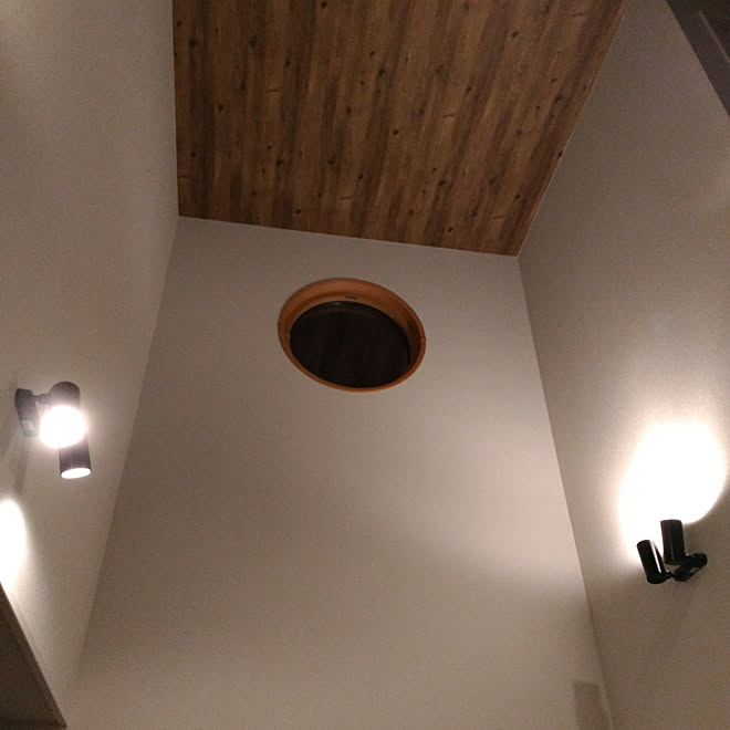 壁 天井 丸窓 Ykk Ap 玄関吹き抜けのインテリア実例 19 12 23 13 56 Roomclip ルームクリップ