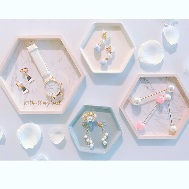 もの集め アクセサリー置き場 プレート ヘキサゴントレイ 大理石柄 などのインテリア実例 18 09 24 21 45 06 Roomclip ルームクリップ