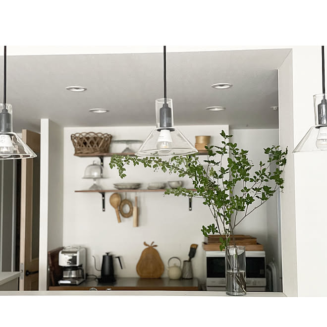 ガラスベース Ikea ペンダントライト キッチン収納 花びん などのインテリア実例 21 06 23 21 00 01 Roomclip ルームクリップ