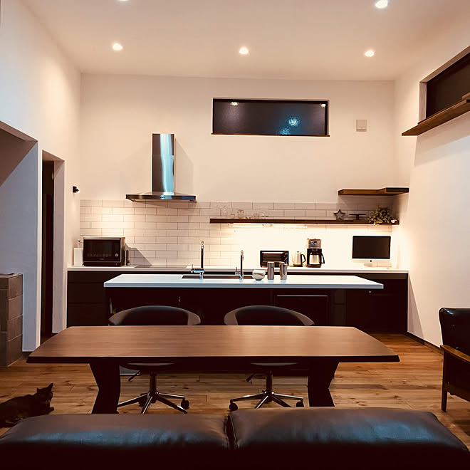 キッチンハウス アイランドキッチン 天井が高い キッチン ダウンライト などのインテリア実例 09 15 22 59 58 Roomclip ルームクリップ