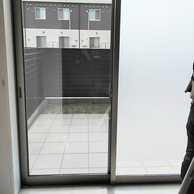 玄関 入り口 目隠しシート サンルーム 縁側 賃貸 などのインテリア実例 22 02 25 11 25 49 Roomclip ルームクリップ