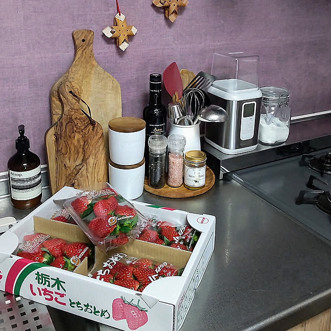 キッチン いちご こどものいる暮らし 壁紙屋本舗 ハッテミースクエア などのインテリア実例 21 12 07 15 48 25 Roomclip ルームクリップ