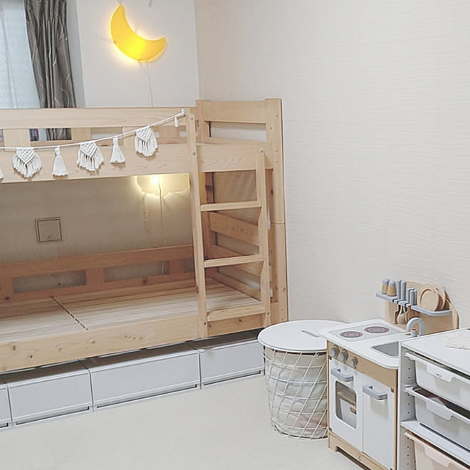 ベッド周り 衣装ケース マンション暮らし マンションインテリア 犬のいる暮らし などのインテリア実例 21 04 15 23 02 51 Roomclip ルームクリップ