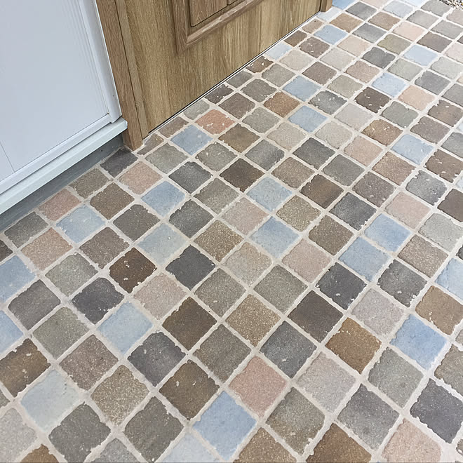 玄関 入り口 モザイクタイル タイル貼り ナチュラル 玄関タイルのインテリア実例 18 09 26 07 47 34 Roomclip ルームクリップ