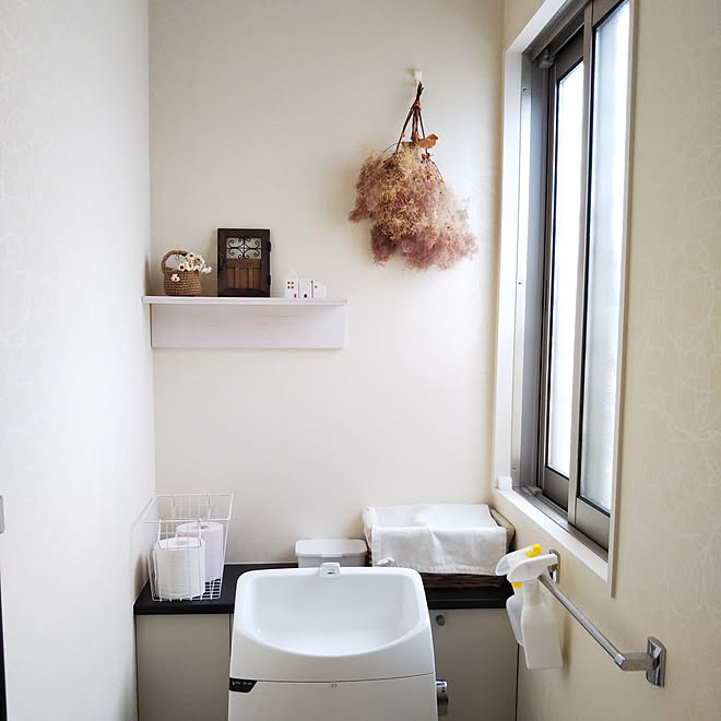 バス トイレ ナチュラルインテリア ドライフラワーのある暮らし 狭いトイレ 好きなものを飾る などのインテリア実例 11 09 13 02 43 Roomclip ルームクリップ